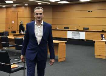 Arrestohet kryeprokurori i Vlorës Aurel Zarka, bashkë me një oficere policie dhe një avokat