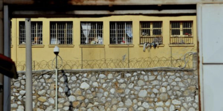 Grevë në burgjet greke,1589 të burgosur shqiptarë: Kërkojmë të drejtat!