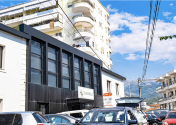 Tavo apo Gjikuria? Himara në fushatë