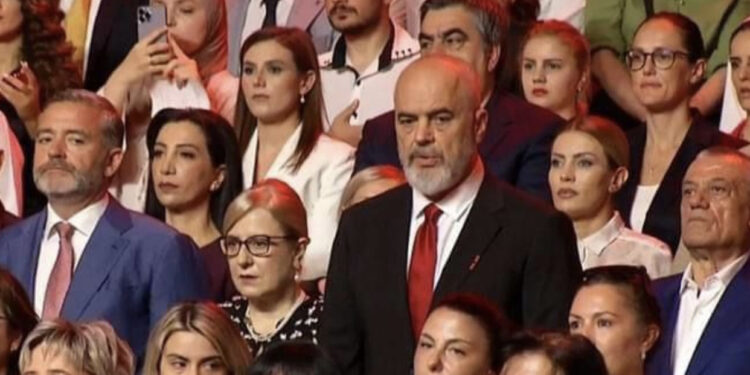 Dha dorëheqjen si kryetare e Kuvendit, Nikolla shfaqet krah Ramës në Kongresin e PS