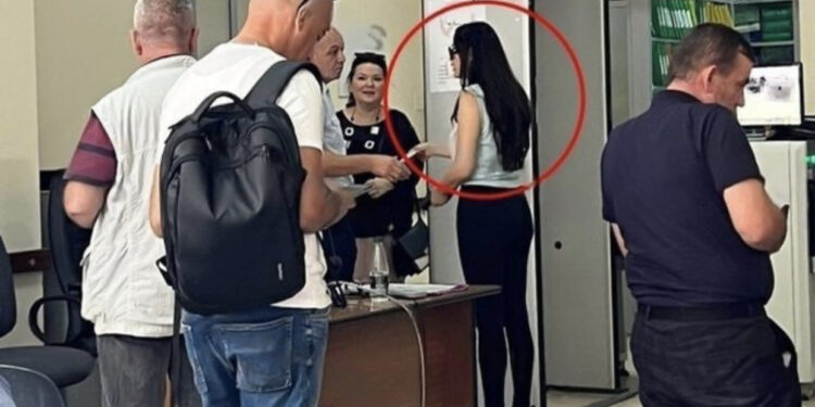 Këngëtarja e famshme shqiptare përfundon në Gjykatën e Tiranës