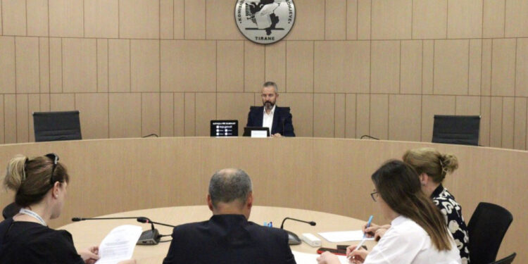 Mbi 23 mijë votues për Himarën/ KQZ miraton numrin e fletëve të votimit për 4 gushtin