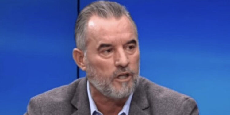 “Aplikacione të tjera pas Sky”/ Ish-drejtori i Policisë: Pse gjithë zyrtarët po përdorin numra anglezë