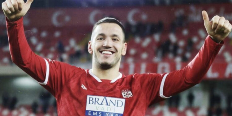 Manaj kthehet në Turqi/ Sulmuesi kuqezi nuk largohet nga Sivaspori