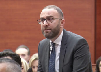 LIVE-Bardhi i drejtohet Dumanit: Vepro për skandalin me fondet e BE-së