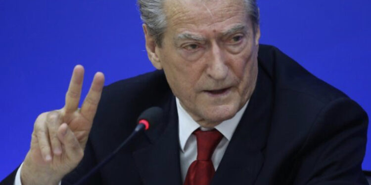 Berisha dënon sulmin ndaj Trump: Një akt i pashpjegueshëm kriminal