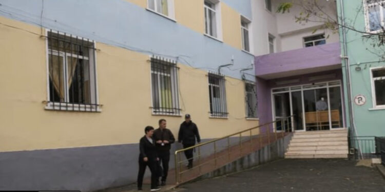 43 qytetarë të Bulqizës në spital me shenja helmimi, shkak uji i pijshëm