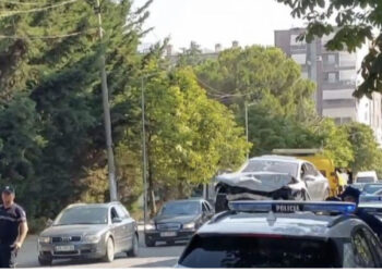 Aksident i katërfishtë në Tiranë, makina përplaset me tre automjete