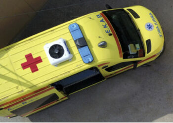 EMRAT/ Lanë djalin autik në makinë dhe vdiq, arrestohen prindërit shqiptar në Greqi