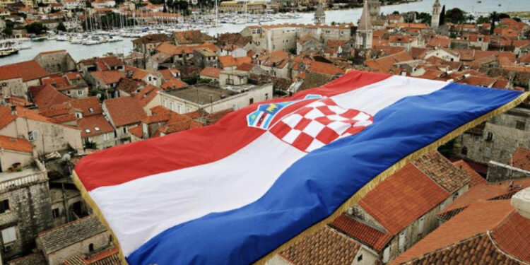 Kroacia shpall persona të padëshiruar tre politikanë nga Mali i Zi