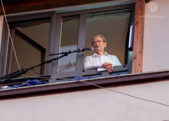 Nxehtësi e lartë në Greqi, termometri shënon 100 gradë celsius