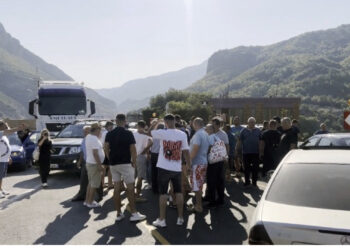 Rruga Elbasan-Qafë Thanë, banorët e Hotoloshtit në protestë: ARRSH të ndryshoj projektin