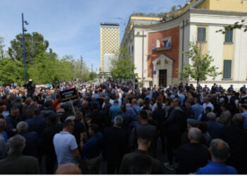 Nesër protesta e opozitës para bashkisë, policia zbardh masat e marra