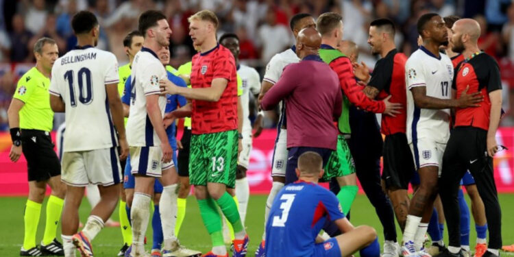 “Pusho o qeros”/ UEFA merr vendimin për Declan Rice pas incidentit ndaj Sllovakisë