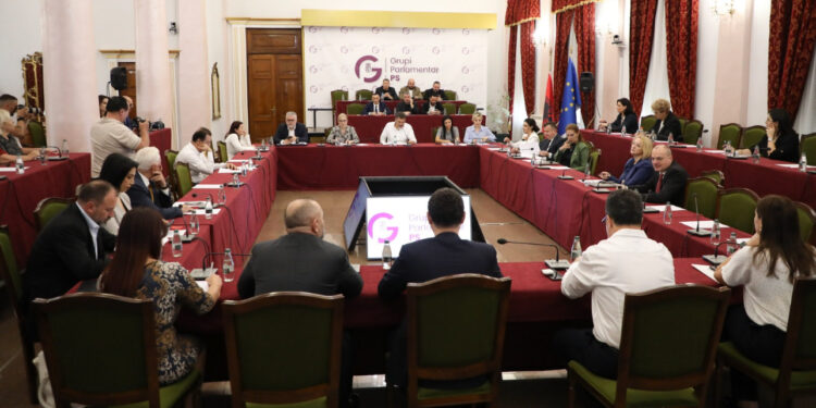 Bledi Çuçi mbledh Grupin Parlamentar të PS, zbardhen çështjet që u diskutuan