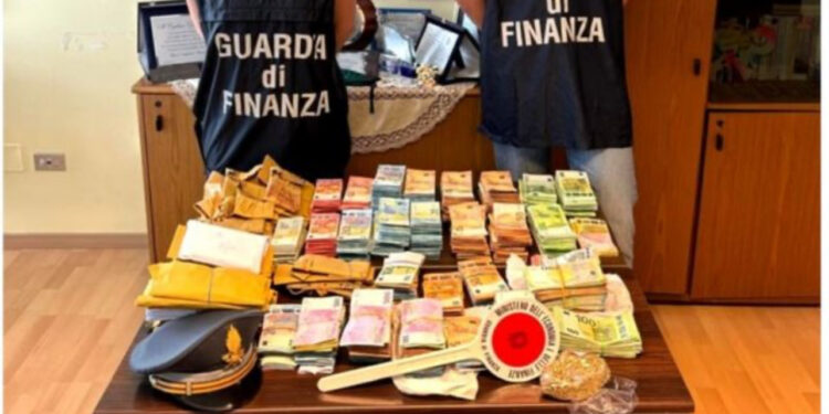 Operacion antimafia/ “Shënjestrohet” shoqata shqiptaro-italiane. Sekuestrohen dy makina Ferrari dhe 2 milionë euro