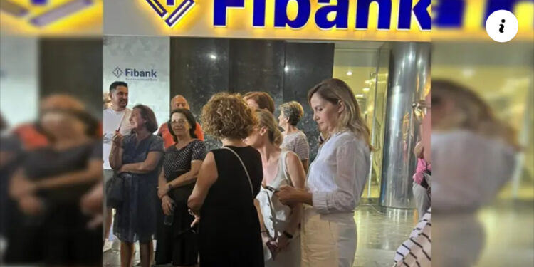 Jorida Tabaku në protestën e Berishës