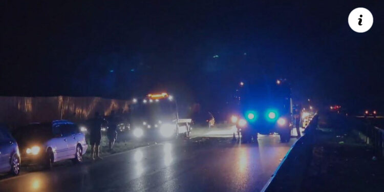 Aksident në autostradën Lushnje-Fier, 4 makina përplasen njëra pas tjetrës