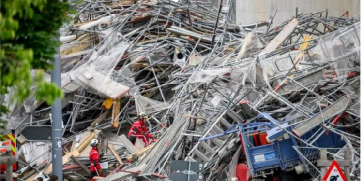 E rëndë në Zvicër/ Shembet skela e ndërtesës 19-katëshe, tre të vdekur dhe tetë të plagosur