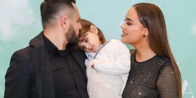 Ajka feston ditëlindjen, Besi dhe Xhensila e urojnë: Ti je muzika më e bukur