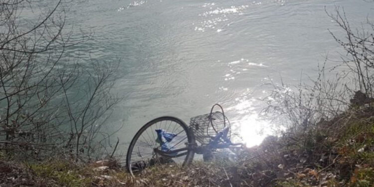U fut për t’u larë, i mituri mbytet në lumin Drin