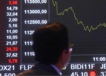 “Blackout”-i i sistemeve të IT pasqyrohet edhe në bursë, kaosi teknologjik godet tregjet financiare