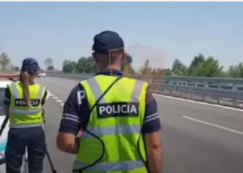 Policia Rrugore me “dorë të hekurt”, 27.558 gjoba brenda një jave/ 145 patenta të bllokuara