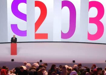 “Shkojnë te populli vetëm kur më shoqërojnë mua”, Rama me kritika për deputetët: Flasin në sallat e Kuvendit sikur kanë ardhur nga hëna