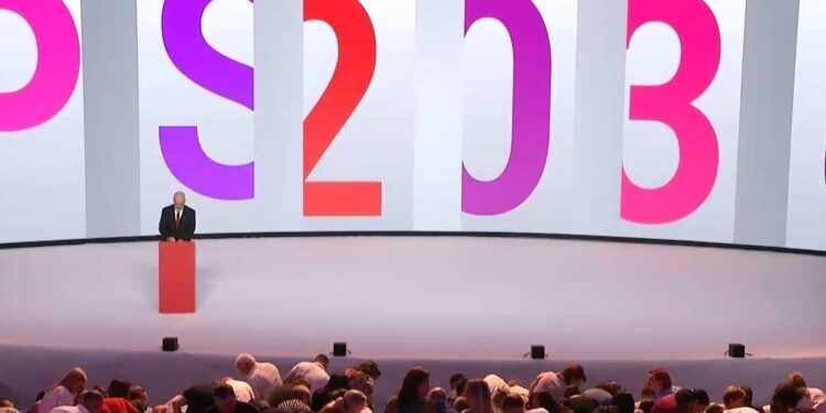 “Shkojnë te populli vetëm kur më shoqërojnë mua”, Rama me kritika për deputetët: Flasin në sallat e Kuvendit sikur kanë ardhur nga hëna