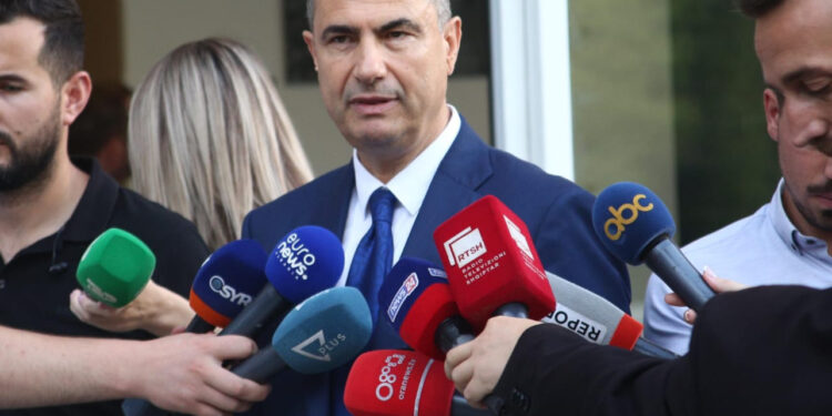 Luçiano Boçi: Rama ndërroi vetëm brekët! Leskaj: Ka vetëm një sulltan