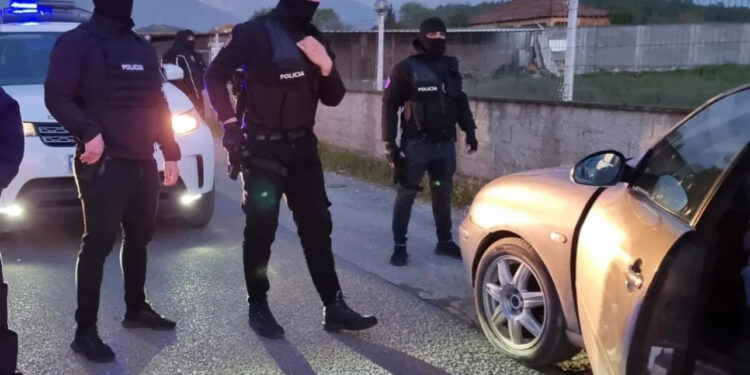 Operacioni i SPAK-ut, bien në rrjetë edhe dy policë në Elbasan