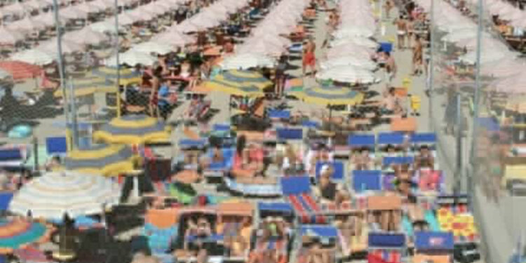 Italia ul çmimet, shkak konkurrenca nga Shqipëria, “Corriere Della Sera”: Një shezlong kushton 10 euro në ditë