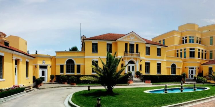 Tetë vite nga Reforma në Drejtësi, ambasada e SHBA: Qëndrojmë pranë institucioneve të drejtësisë, reforma po jep rezultate