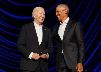 Biden ‘tradhëtohet’ dhe nga miqtë, Obama dhe Pelosi: Duhet të largohet nga gara, rrezikon partinë