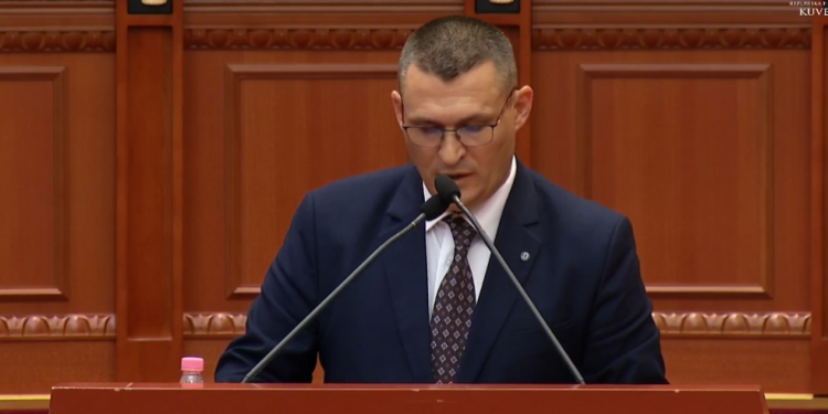 Altin Dumani raporton në Kuvend: Grupet kriminale shqiptare janë sofistikuar në tregjet botërore, në cilat qytete shqiptare janë më aktive