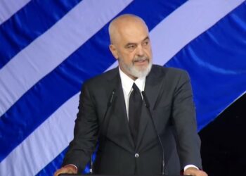 Rama: Kadare i tha të tëra, ceremonia në Tufinë vetëm me praninë e familjes