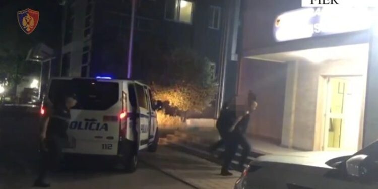 Parandalohet ngjarja e rëndë në Fier, arrestohet 60-vjeçari që dhunonte djalin