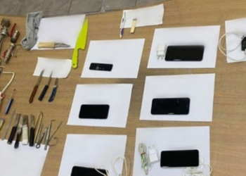 Kontrolle në burgun grek, ja kush janë të burgosurit shqiptarë që u kapën me celularë