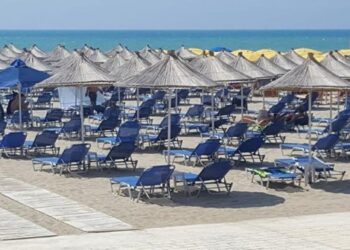 “Boll i vodhët shqiptarët me çmimet”/ Edi Rama fundosi turizmin, kudo bosh. Ekspertja: Gënjejmë veten me shifra