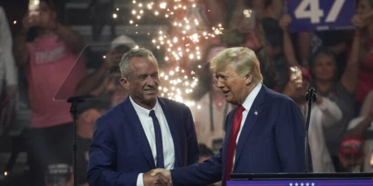 Kandidati i pavarur për president, Robert F. Kennedy, shpreh mbështetjen për kandidatin Trump