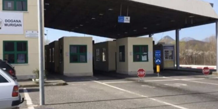 Tentuan të dilnin nga Shqipëria me lëndë narkotike, arrestohen tre persona nga Kosova