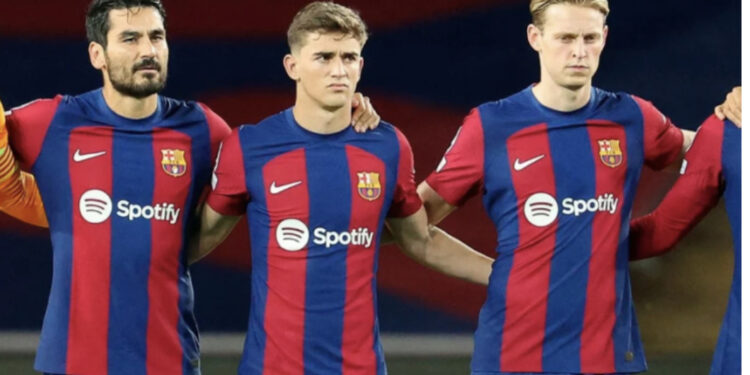 E bujshme/ Mesfushori i Barcelonës kërkon largimin nga katalanasit për t’u rikthyer në Angli