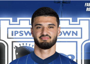 Broja ngel mes “katër rrugëve”, huazohet tek skuadra e vogël angleze