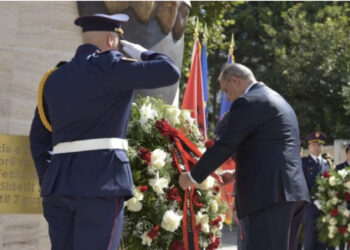 Zhvillohet ceremonia përkujtimore në 15-vjetorin e rënies në krye të detyrës të 4 Dëshmorëve të Atdheut