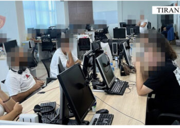 Lulëzojnë përsëri në Tiranë “call centerat” që grabisin qytetarët europian, paguajnë në policinë e shtetit deri në 150 mijë në muaj