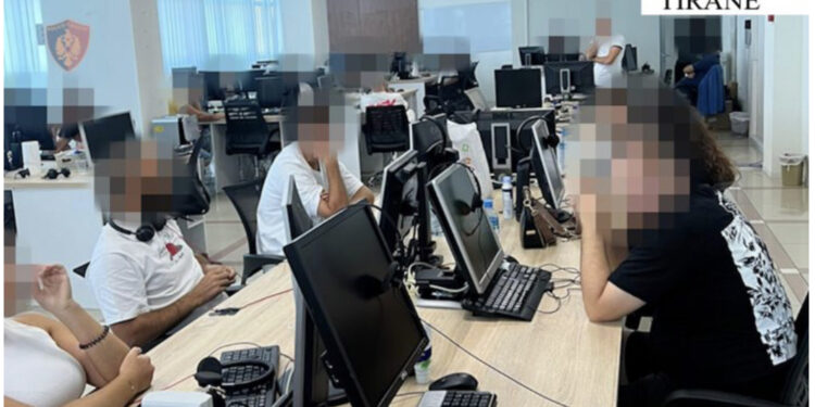 Lulëzojnë përsëri në Tiranë “call centerat” që grabisin qytetarët europian, paguajnë në policinë e shtetit deri në 150 mijë në muaj