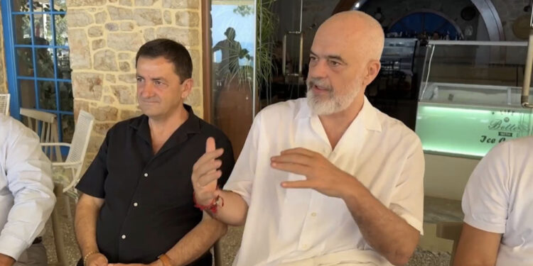 Rama mbyll fushatën në Himarë: Tavo, kapitull i ri! Unë s’i kam marrë pronat e gjyshit