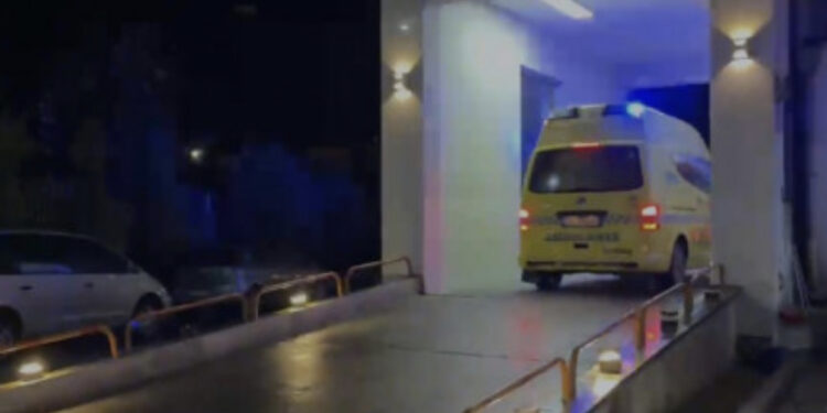 Të shtëna me armë zjarri në Velipojë, ndërrojnë jetë në spital dy të plagosurit