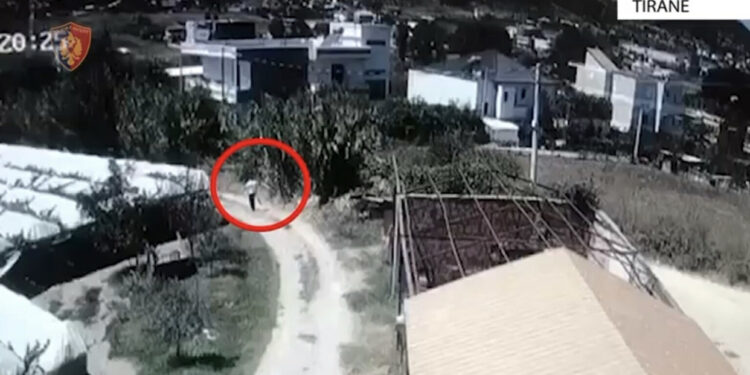 Ndezi zjarr në tokën e kushëririt të tij, arrestohet 58-vjeçari