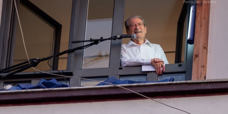 Berisha: Kemi të bëjmë 100% me një trafik kriminal të autoriteteve shqiptare me lëndë toksike dhe helme